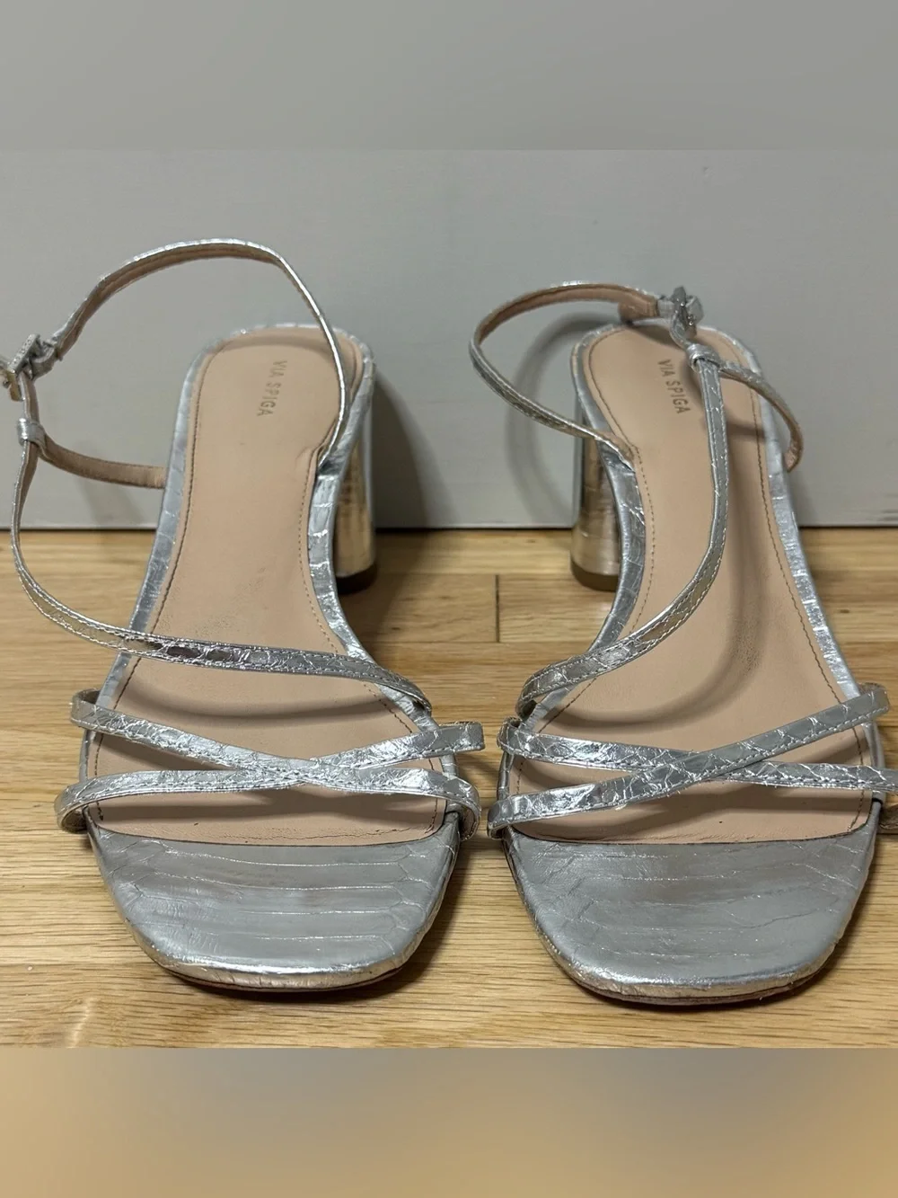 Via Spiga Women's Roslyn Sandals Silver Leather Size 10 M Strap Chunky Heel